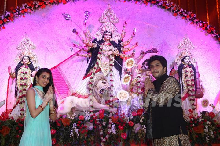 Kajol visits North Bombay's Sarbojanin Durga Puja