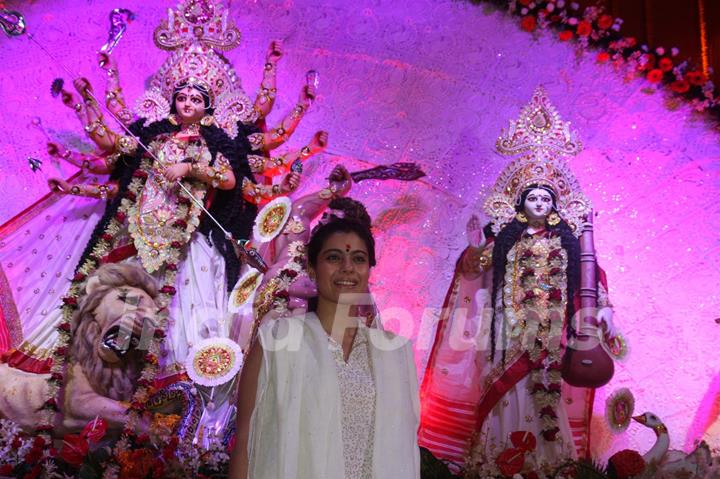 Kajol visits North Bombay's Sarbojanin Durga Puja