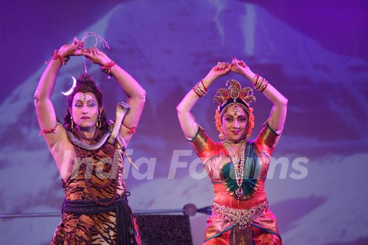 Hema Malini performs dance at North Bombay Sarbojanin Durga Puja Pandal at Hotel Tulip Star in Mumbai