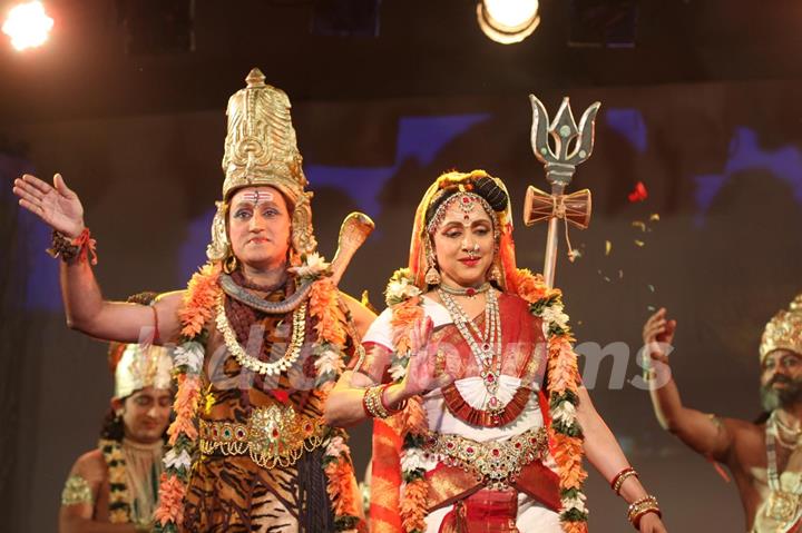 Hema Malini performs dance at North Bombay Sarbojanin Durga Puja Pandal at Hotel Tulip Star in Mumbai