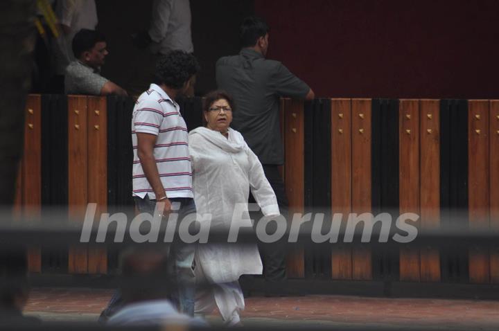 Saroj Khan attend pays last respect during the funeral of legendary filmmaker Yash Chopra