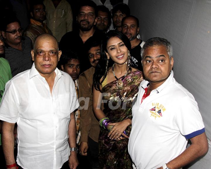 Govind Namdeo, Sajan, Mukesh, Hrishita & Sanjay Mishra at bollywood came to Navratri utsav to promote their film in Mumbai.