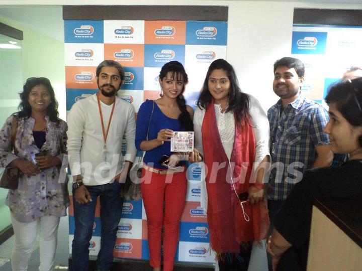 Parul promoting her movie with MYOHO team