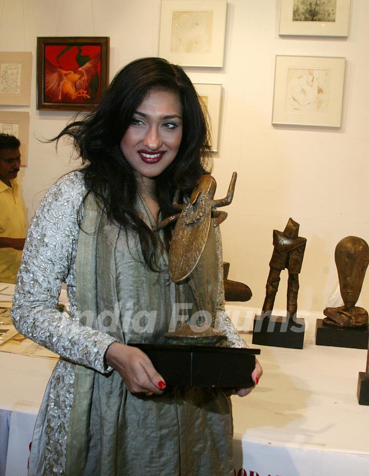 Actress Rituparna Sen Gupta inaugurated &quot;ART FAIR 2012&quot; at EMAMI Galleries in Kolkata on Nov,01, 2012