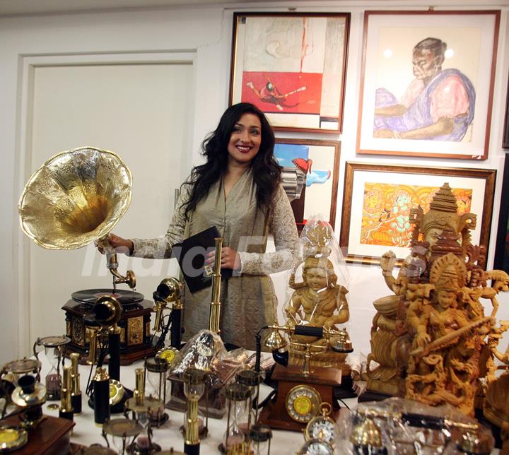 Actress Rituparna Sen Gupta inaugurated &quot;ART FAIR 2012&quot; at EMAMI Galleries in Kolkata on Nov,01, 2012