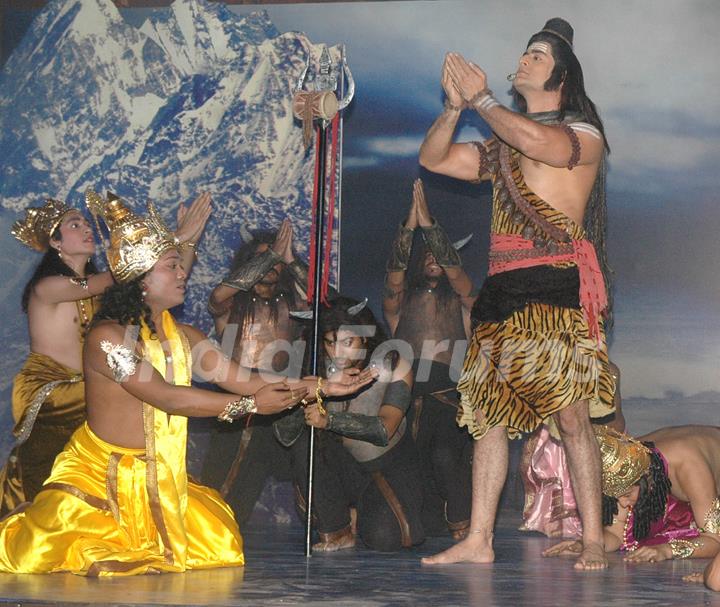 Mohit Raina acted Mahadev in TV show Devon ke Dev Mahadev