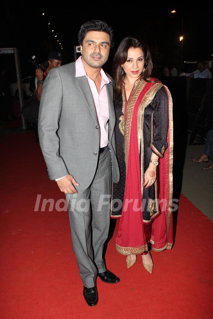 Sameer Soni with wife Neelam at ITA Awards 2012