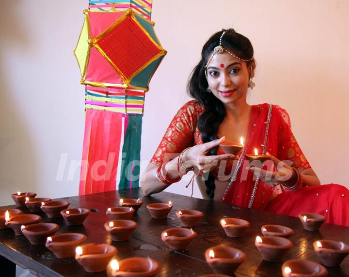 Anangsha Biswas special photo shoot of Diwali celebrations with fire crackers in Mumbai