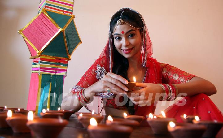 Anangsha Biswas special photo shoot of Diwali celebrations with fire crackers in Mumbai