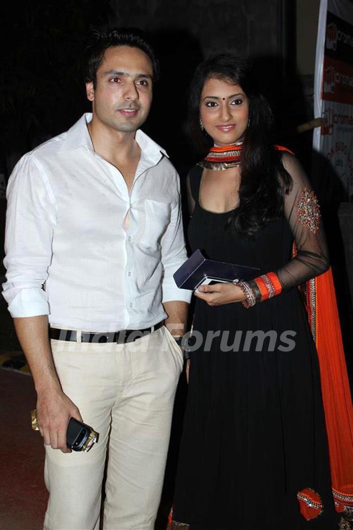 Additi Gupta & Mohammad Iqbal Khan at Zee Rishtey Awards 2012