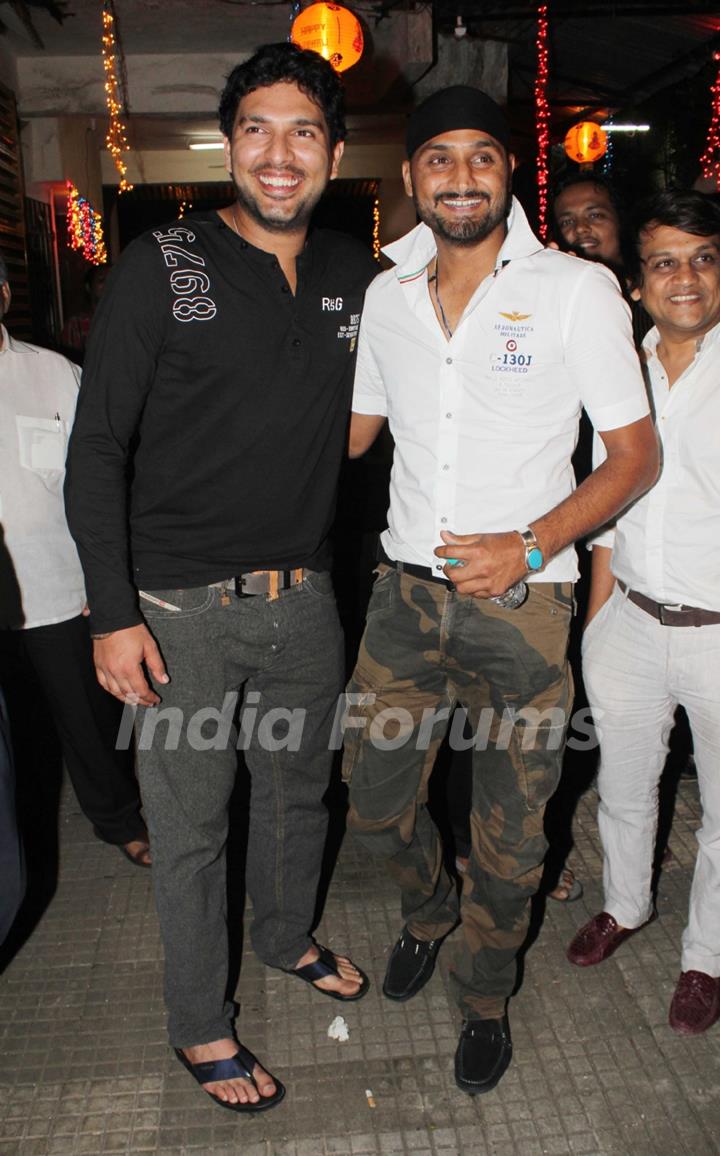 Yuvraj Singh and Harbhajan Singh at Son of Sardar Special Screening at Ketnav