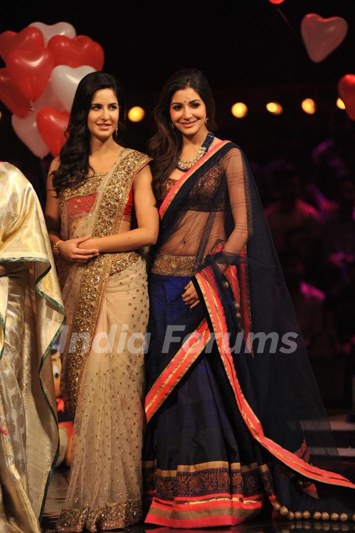 Katrina & Anushka on the sets of India's Got Talent during the promotion of Jab Tak Hai Jaan