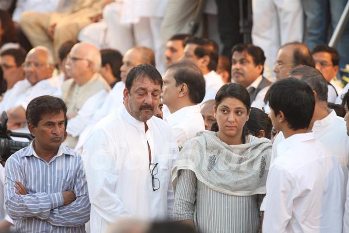 Sanjay Dutt with sister Priya Dutt at funeral of Shiv Sena Supreme Balasaheb Thackeray