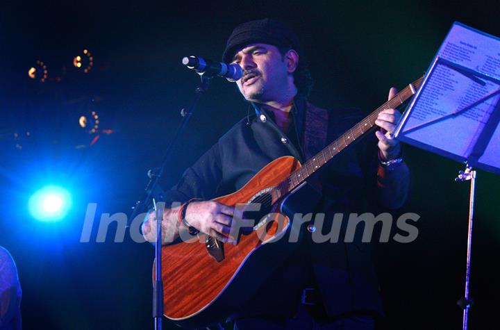 Mohit Chauhan Live at the Qutub Festival,in New Delhi