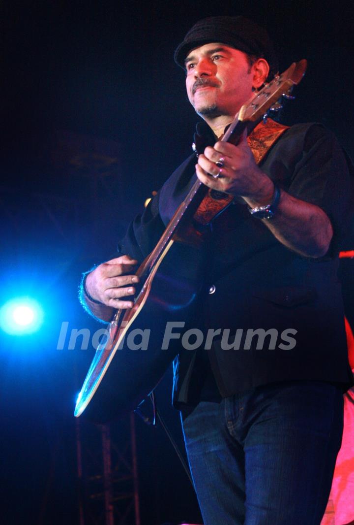 Mohit Chauhan Live at the Qutub Festival,in New Delhi