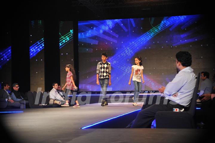 'Live Fashionably' Fashion Show