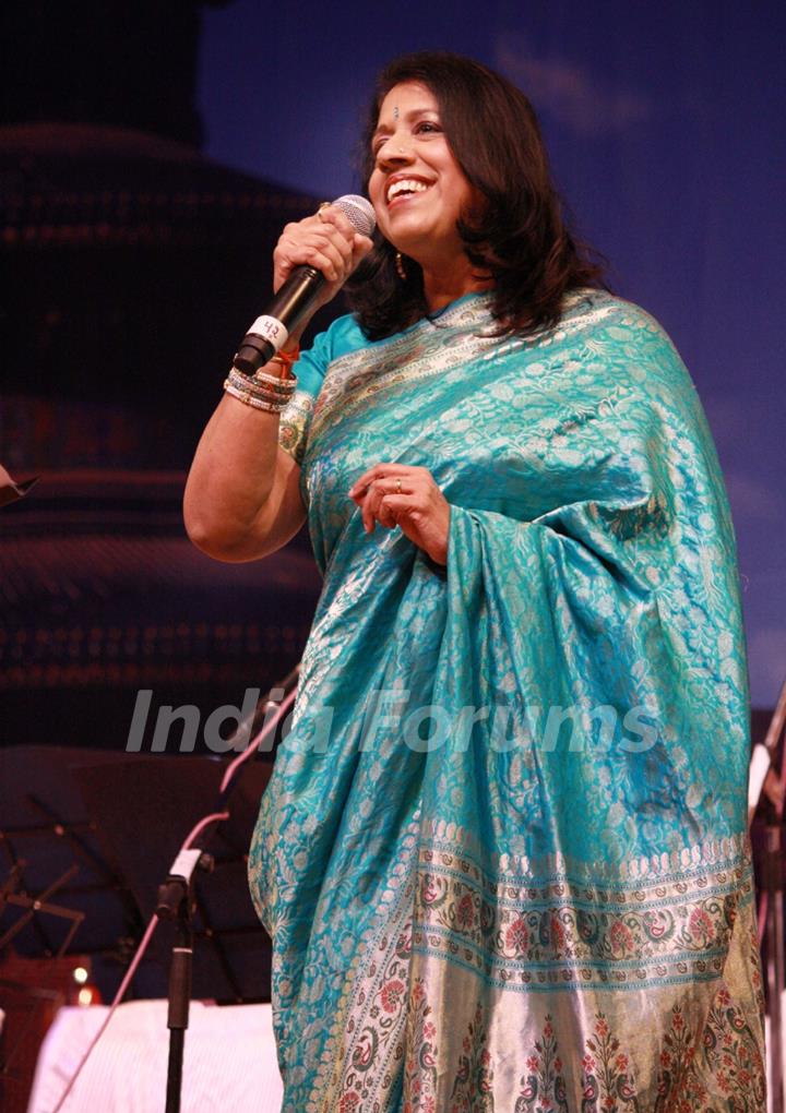 Singer Kavita Krishnamurthy at the ''The India - China Music Festival 2012''