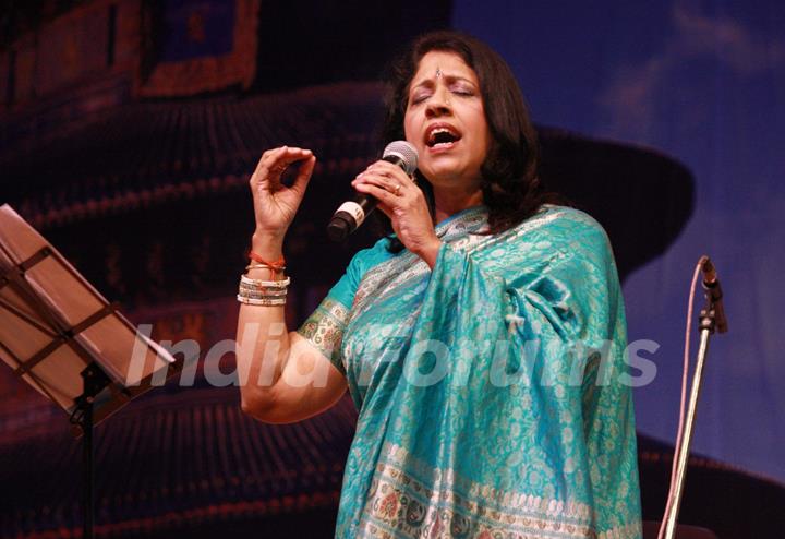 Singer Kavita Krishnamurthy at the ''The India - China Music Festival 2012''