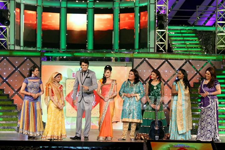 Ankita Lokhande, Manish Paul, Ratan Rajput, Divyanka Tripathi, Rajshree at Zee Rishtey Awards