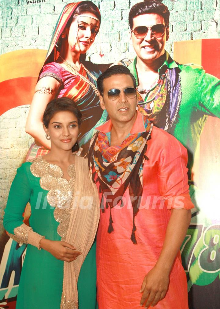 Akshay Kumar and Asin at a press conference for the  film ''Khiladi 786''