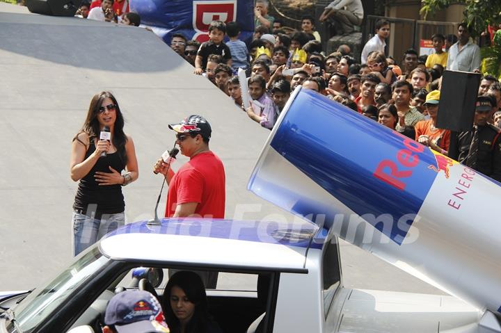 Imran Khan flags off the India’s first RedBull Soapbox Race 2012 in Mumbai