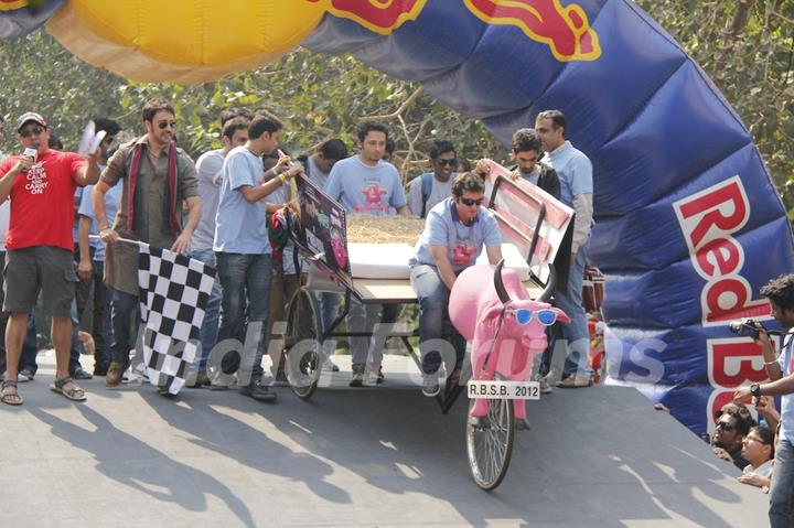 Imran Khan flags off the India’s first RedBull Soapbox Race 2012 in Mumbai