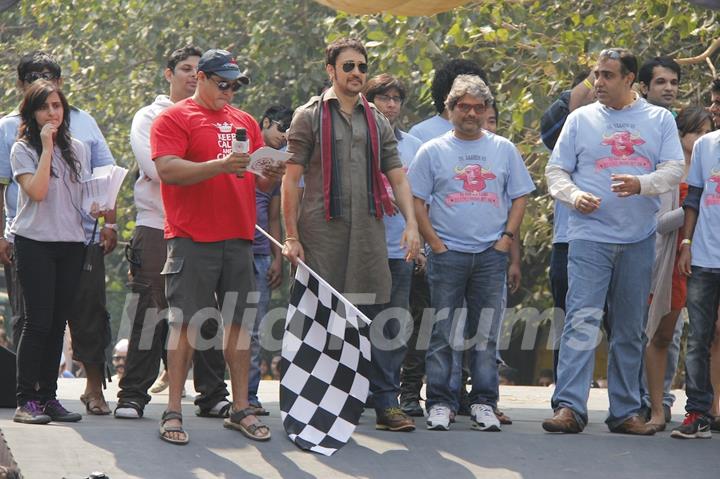 Imran Khan flags off the India’s first RedBull Soapbox Race 2012 in Mumbai