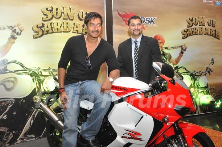 DSK Motowheels announces the winner of Picture Dekho Bike jeeto contest