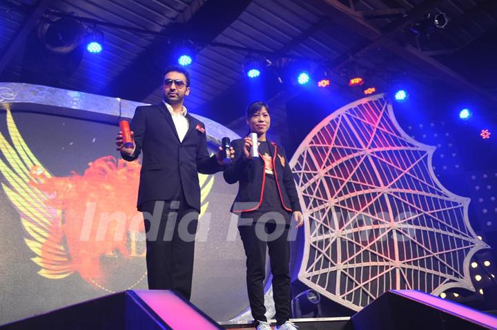 Mary Kom & Raj Kundra launch SFL deo