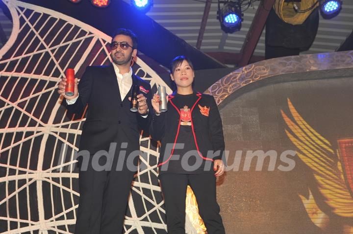 Mary Kom & Raj Kundra launch SFL deo