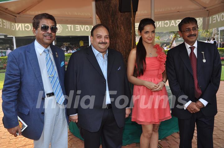 Bollywood actress Shazahn Padamsee at the Gitanjali Indian 1000 Guineas race (Grade I) 2012 in RWITC, Mumbai.