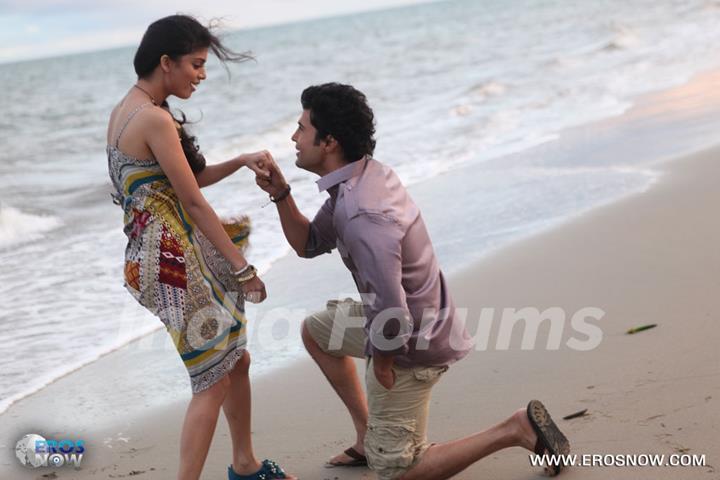 A still of Tena Desae with Rajeev Khandelwal from the movie Table No. 21