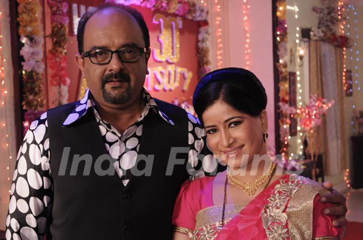 Amit Singh Thakur as Satyendra Dubey and Geeta Tyagi as Shobha Satyendra Dubey in Punar Vivah