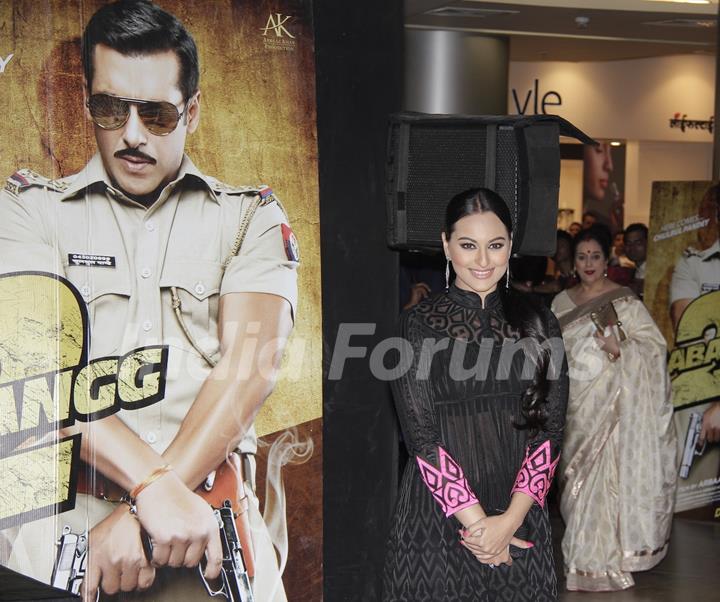 Dabangg 2 Movie Premiere