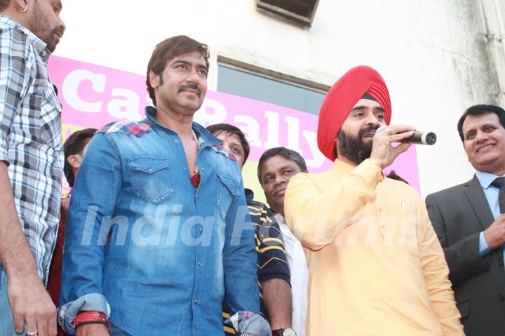 Ajay Devgan flag-off Mulund Vintage car rally