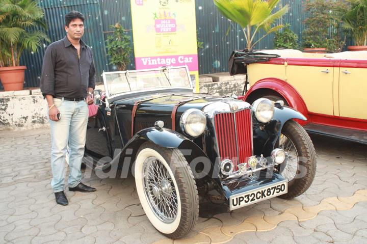 Ajay Devgan flag-off Mulund Vintage car rally
