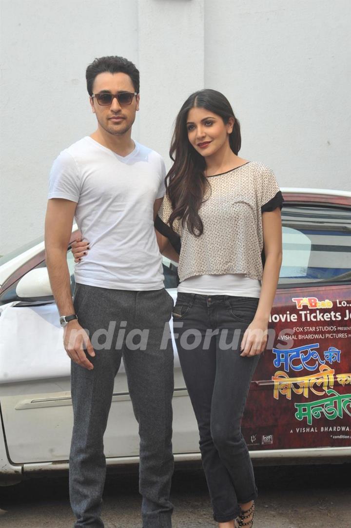 Imran Khan and Anushka Sharma during the promotion of film Matru Ki Bijlee Ka Mandola