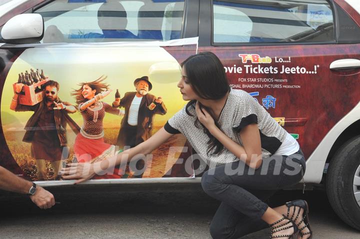 Imran Khan and Anushka Sharma during the promotion of film Matru Ki Bijlee Ka Mandola