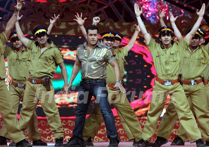 Salman Khan at New Year Bash at Aamby Valley City, 'Glitterati 2013'