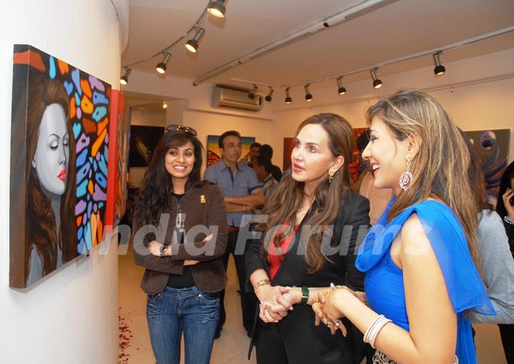 Sunita Wadhawan inaugurated painting exhibition