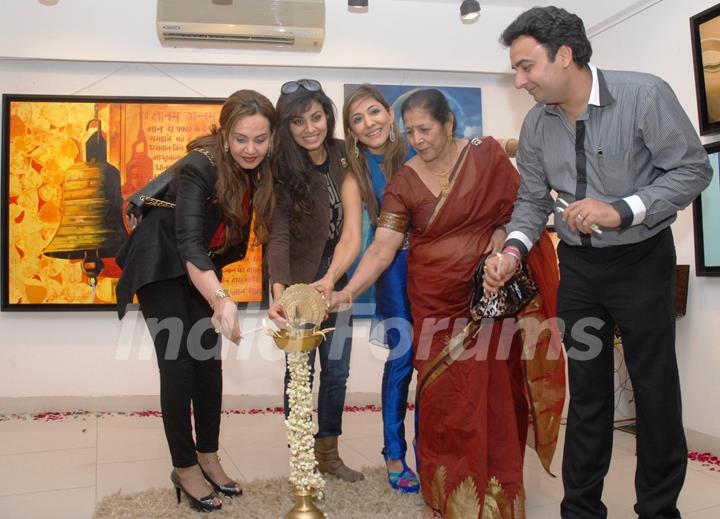 Sunita Wadhawan inaugurated painting exhibition