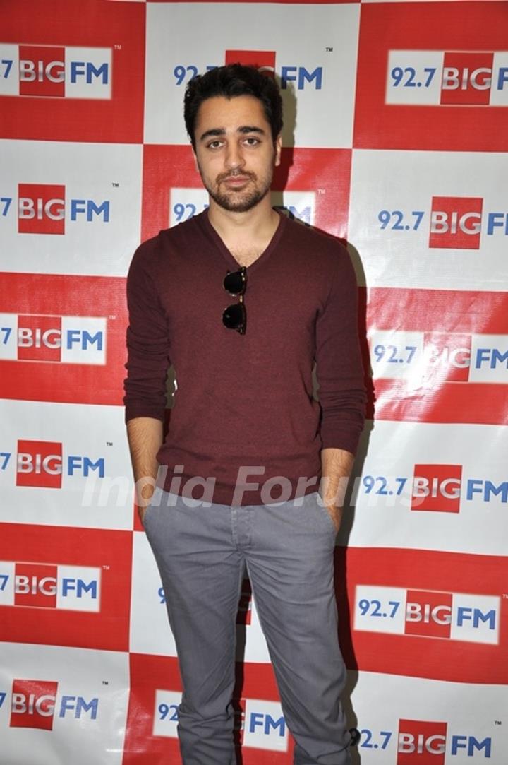 Imraan Khan promotes Matru Ki Bijlee Ka Mandola at 92.7 BIG FM