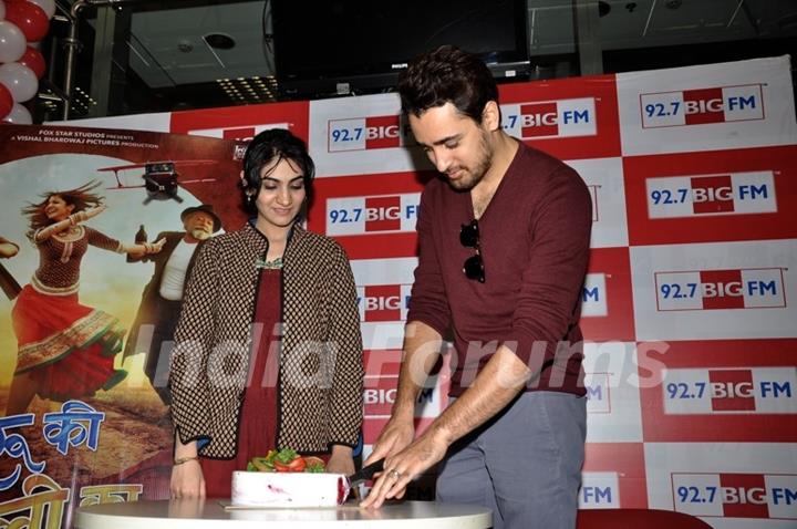 Imraan Khan promotes Matru Ki Bijlee Ka Mandola at 92.7 BIG FM