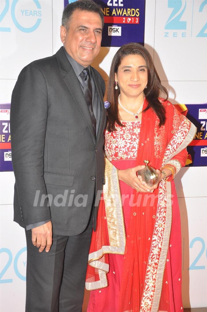 Boman Irani with wife Zenobia Irani at Zee Cine Awards 2013