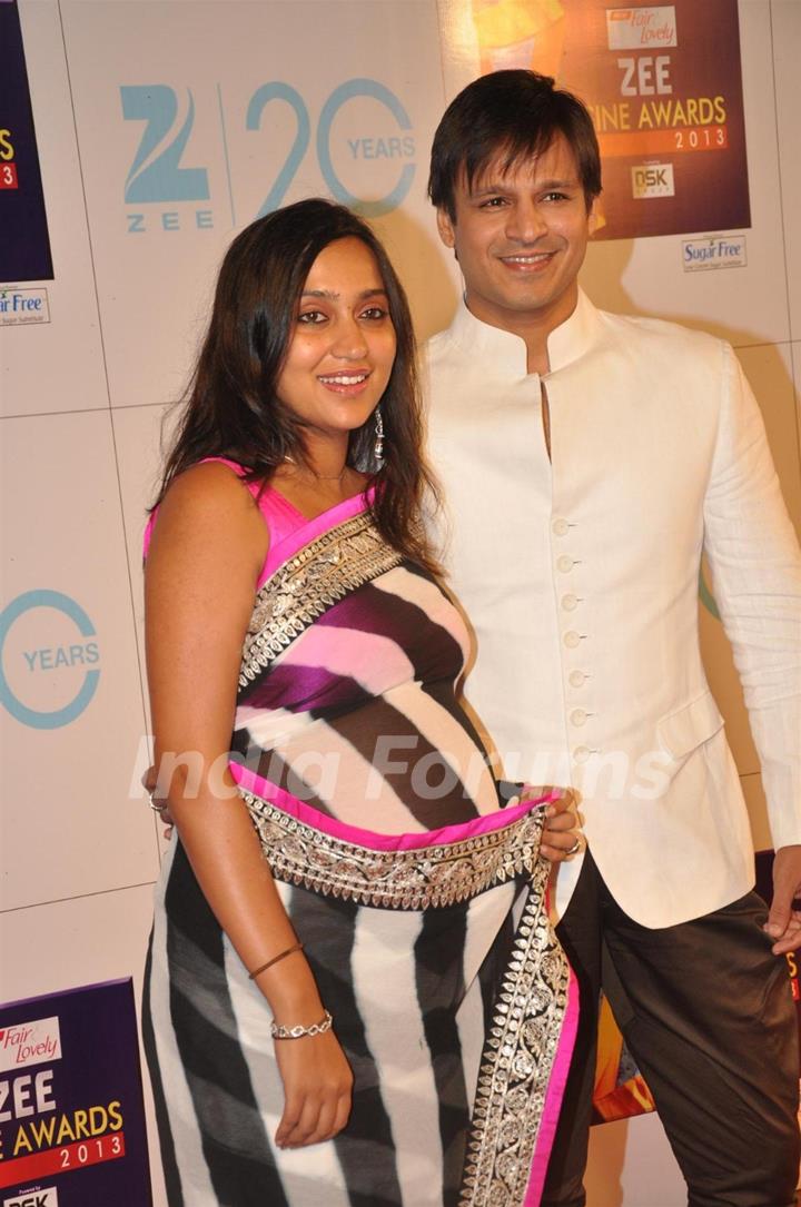 Vivek Oberoi with wife Pallavi at Zee Cine Awards 2013