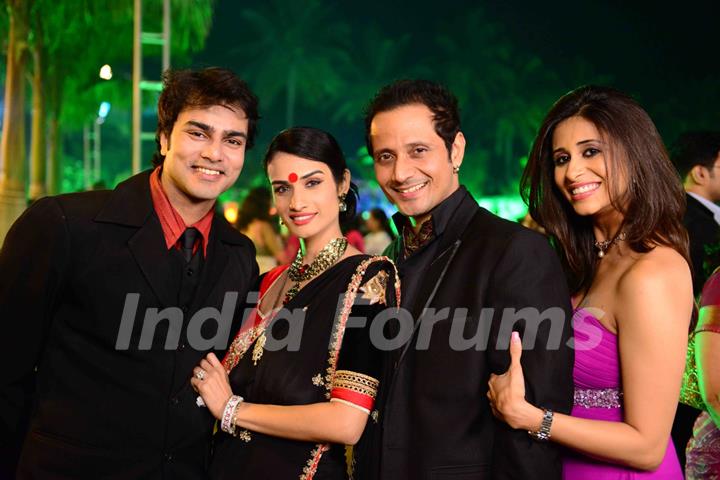 Sunaina Singh, Harmeet Singh & Kishwer Merchantt at Vivian Dsena and Vahbbiz Wedding