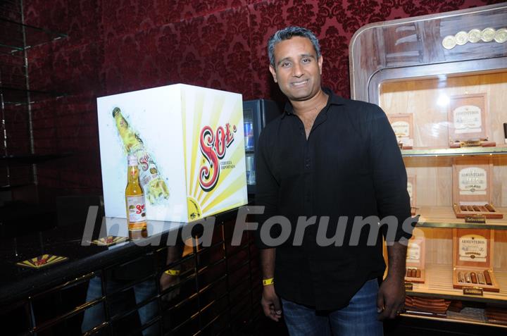 Grand launch of Anuj Khushwah’s SOL Beers in India by Jacqueline fernandes