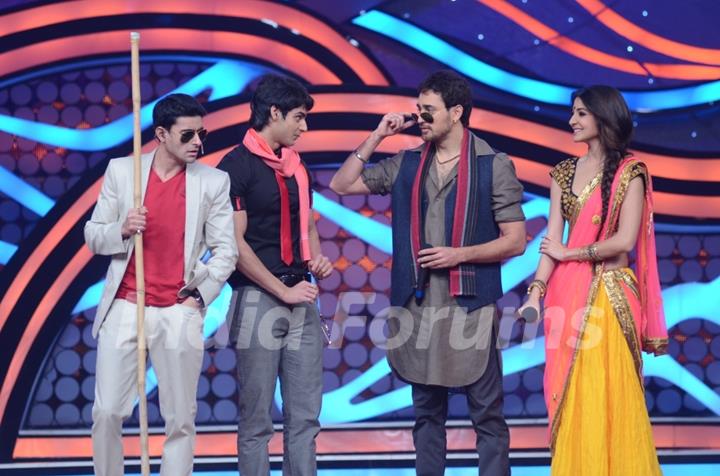 Karan Wahi and Gautam Rode with Anushka Sharma and Imran Khan on the sets of Nach Baliye 5