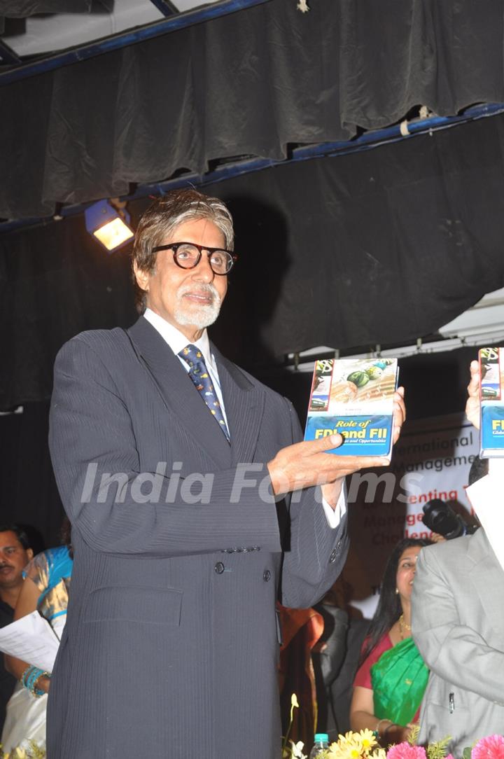 Amitabh Bachchan attended the Valedictory Function