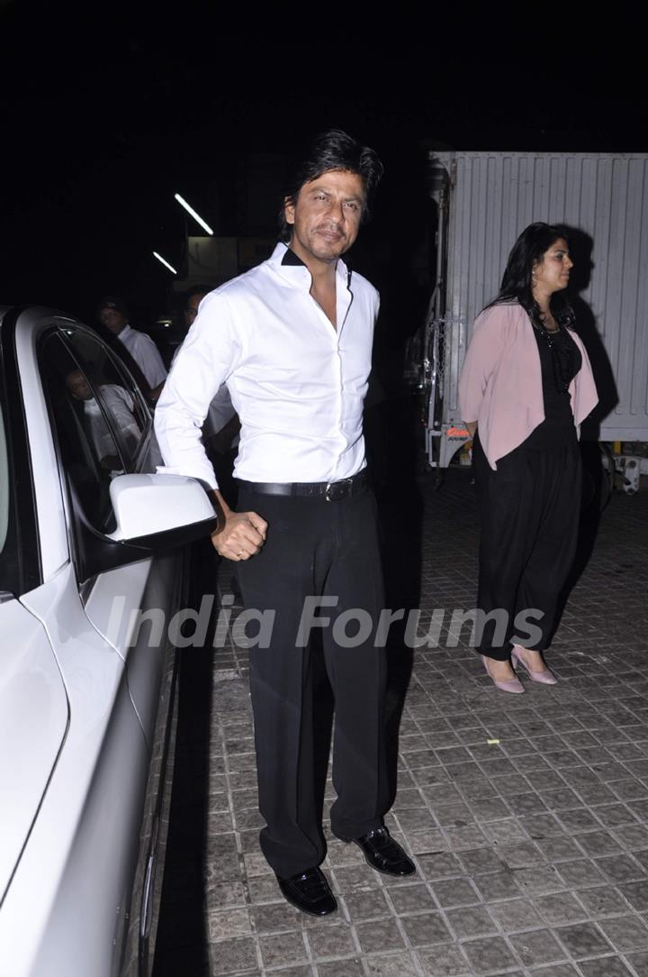 Bollywood actor Shah Rukh Khan at film Mumbai Mirror premiere in PVR Cinemas, Juhu, Mumbai.